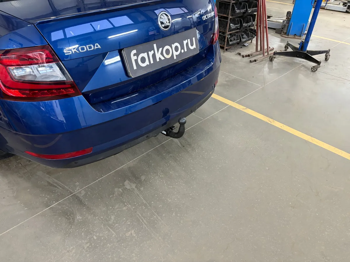 Фаркоп Steinhof для Skoda Octavia 2012-2020 V-063 в Махачкала