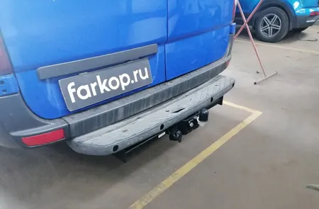 Фаркоп Steinhof для Volkswagen Crafter 2006-2016 (для а/м со ступенькой) V-033 в Махачкала