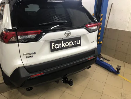 Фаркоп Berg для Toyota RAV4 2019- F.5717.002 в Махачкала