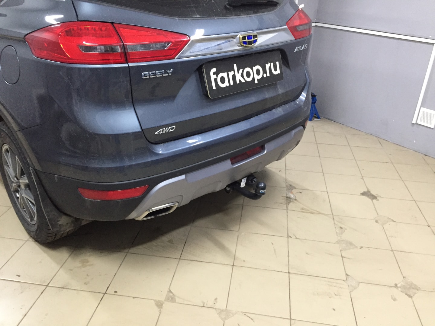 Установили фаркоп Oris для Geely Atlas 2021 г.
